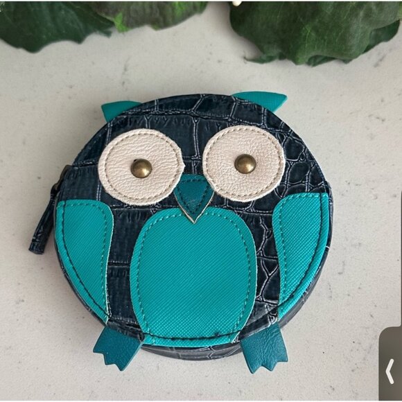 Handbags - Owl-Shaped Faux Leather Coin Purse With Zipper Closure & Embossed Texture